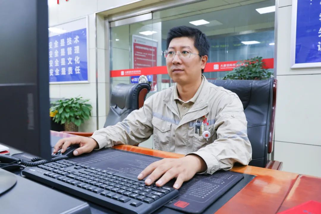 【大唐榜樣】冷聚瀛：以技術(shù)立身，用匠心筑夢.jpg